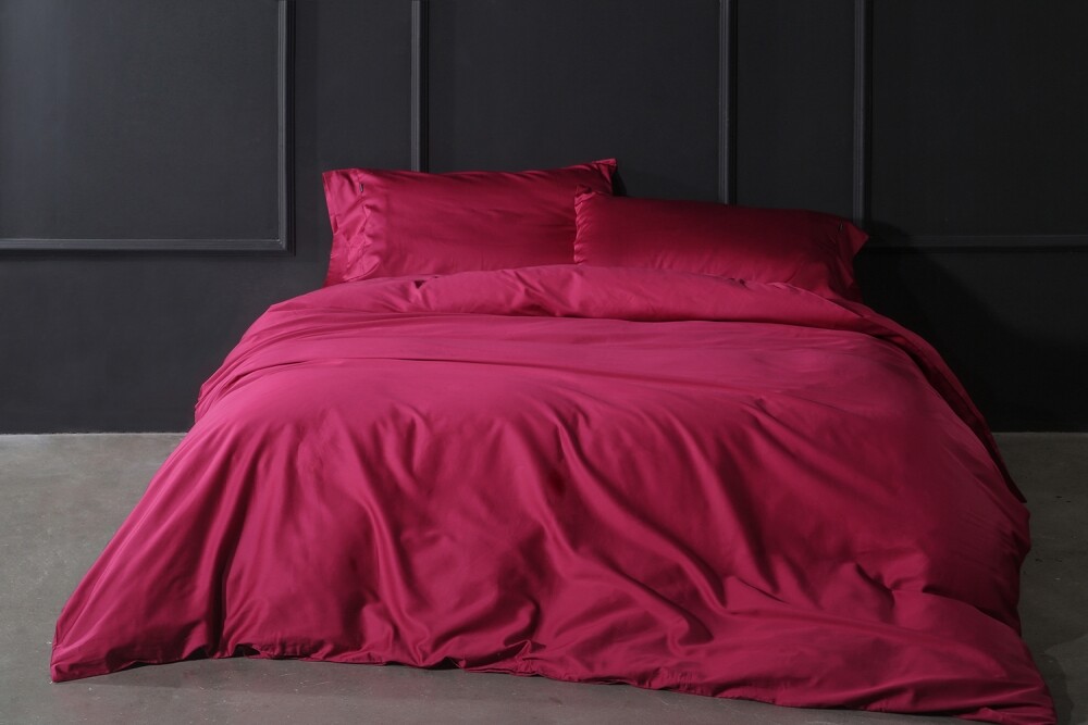 

Комплект постельного белья Сатин Делюкс МАЛИНОВЫЙ евро 200х220 см, наволочки 70*70