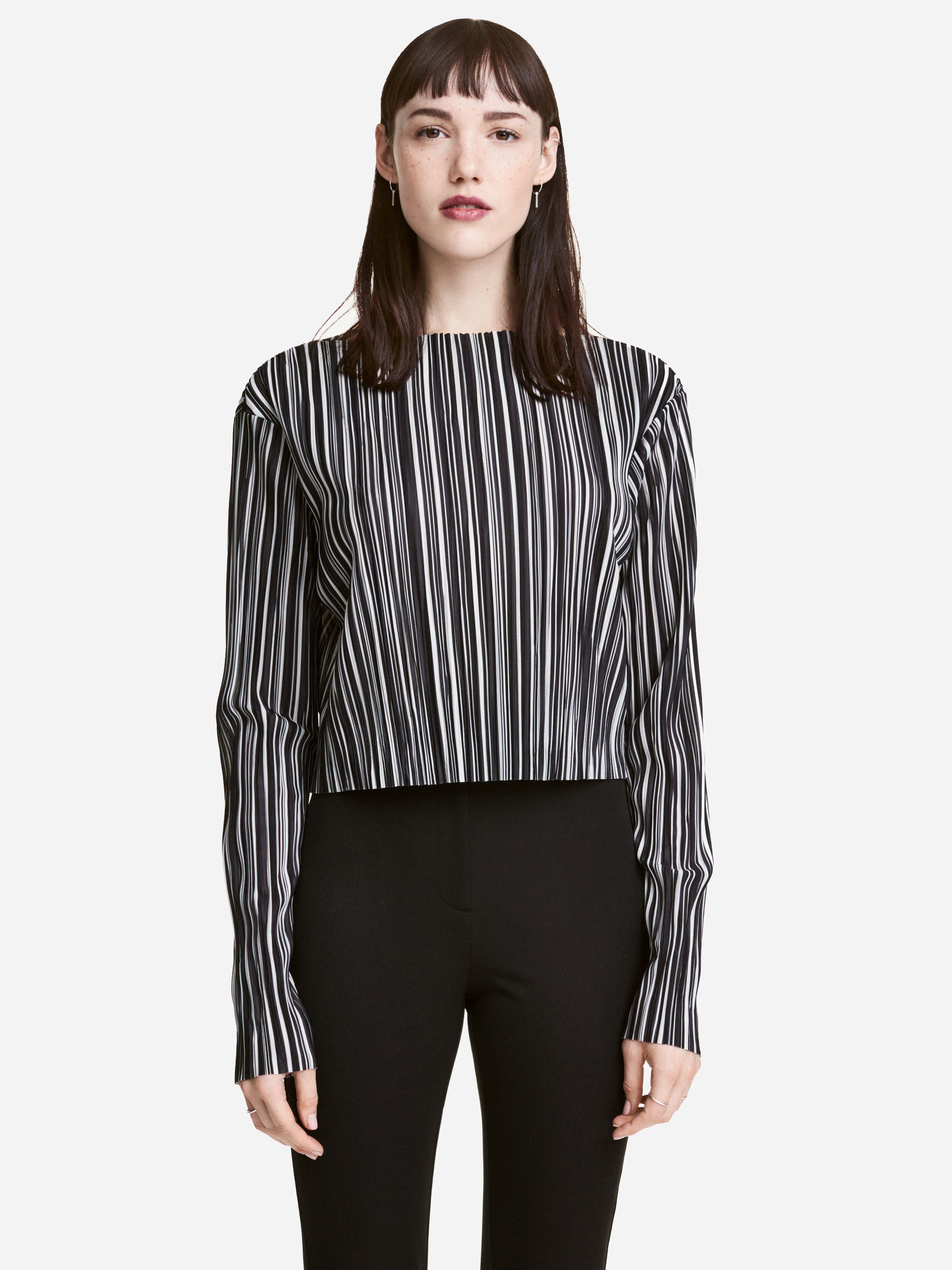 

Блузка H&M XAZ054671XIYN  Черная с белым, Блузка H&M XAZ054671XIYN 40 Черная с белым