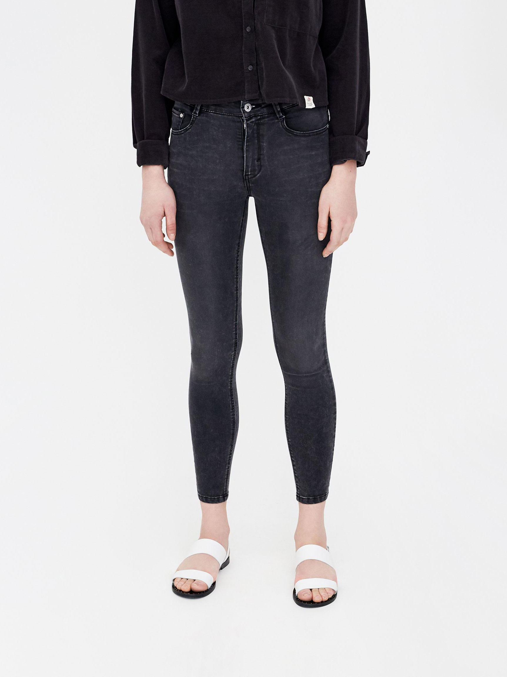 

Джинсы Pull & Bear XAZ203056YFDE  Серые, Джинсы Pull & Bear XAZ203056YFDE 32 Серые