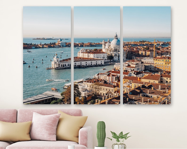 

Модульная картина на холсте из трех частей Панорамный вид Венеции 128x81 см