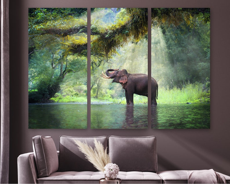 

Модульная картина на холсте из трех частей Беззаботный слон 78x48 см