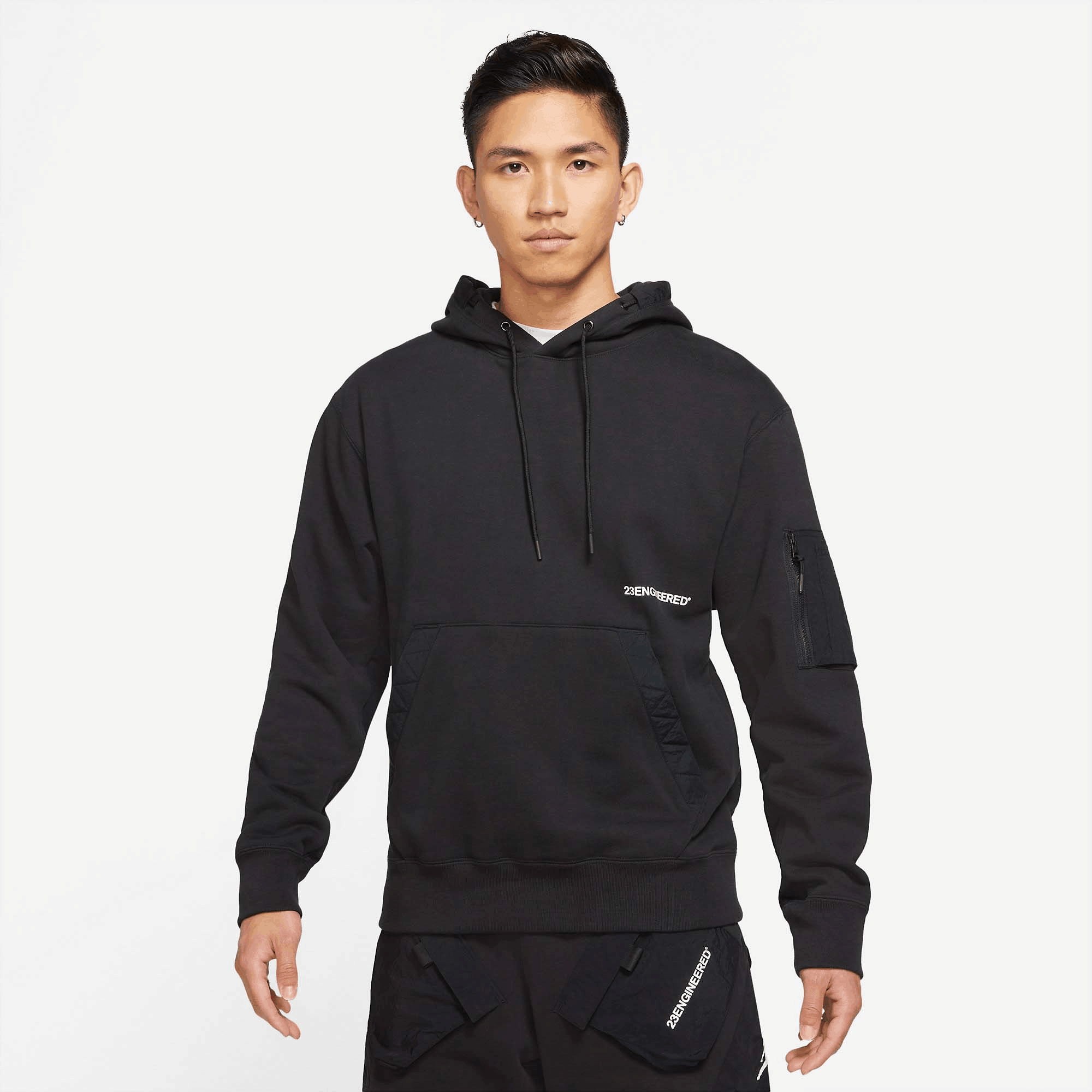 

Худи Nike 23 Engineered Fleece PO Hoodie М DA7178-010