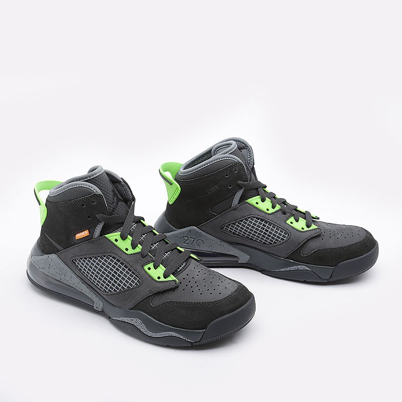 

Кроссовки JORDAN MARS 270 7us/25см 40eur (CT9132-001)