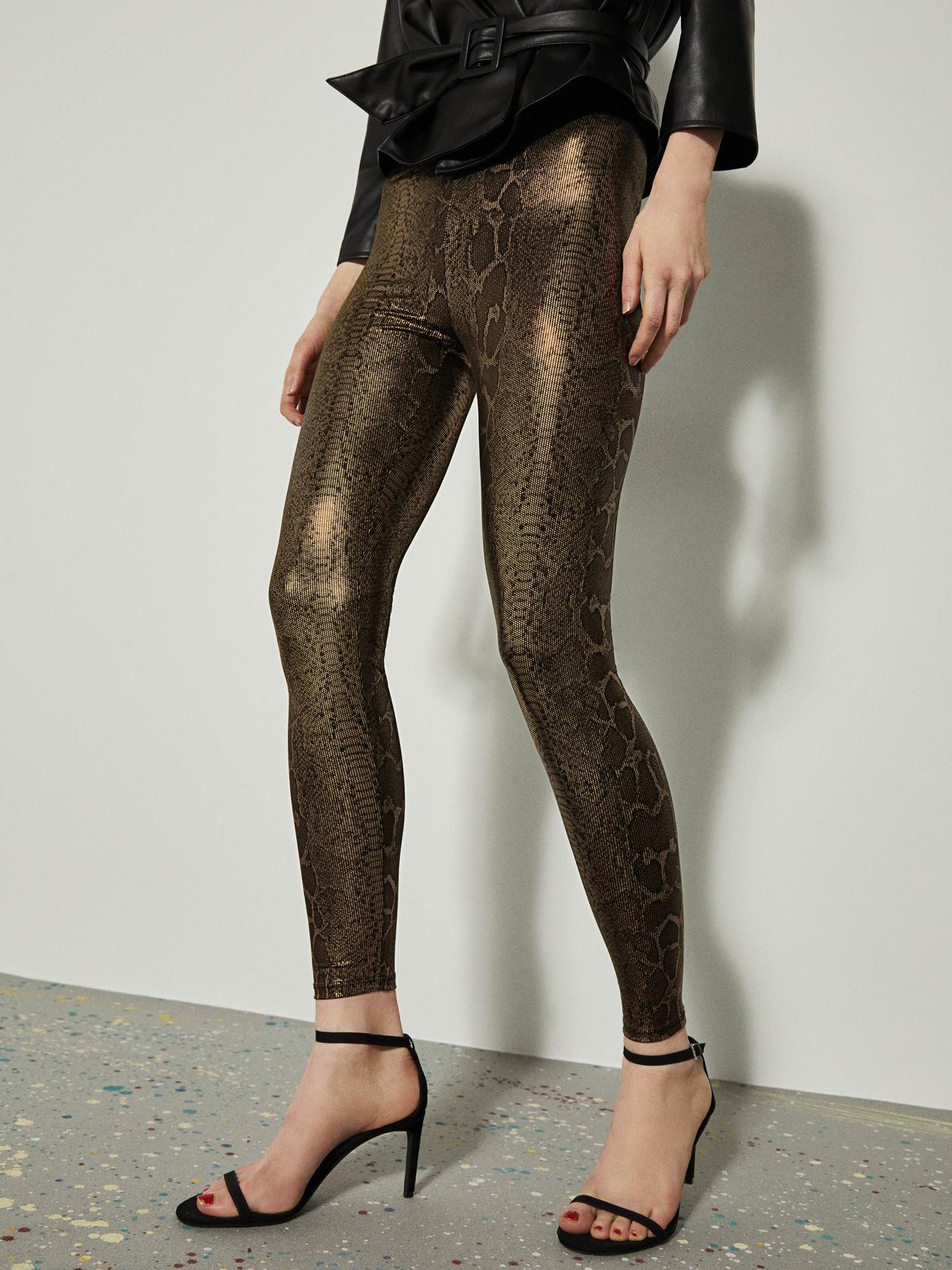 

Леггинсы Bershka XAZ220986RPID  Золотистые, Леггинсы Bershka XAZ220986RPID XS Золотистые