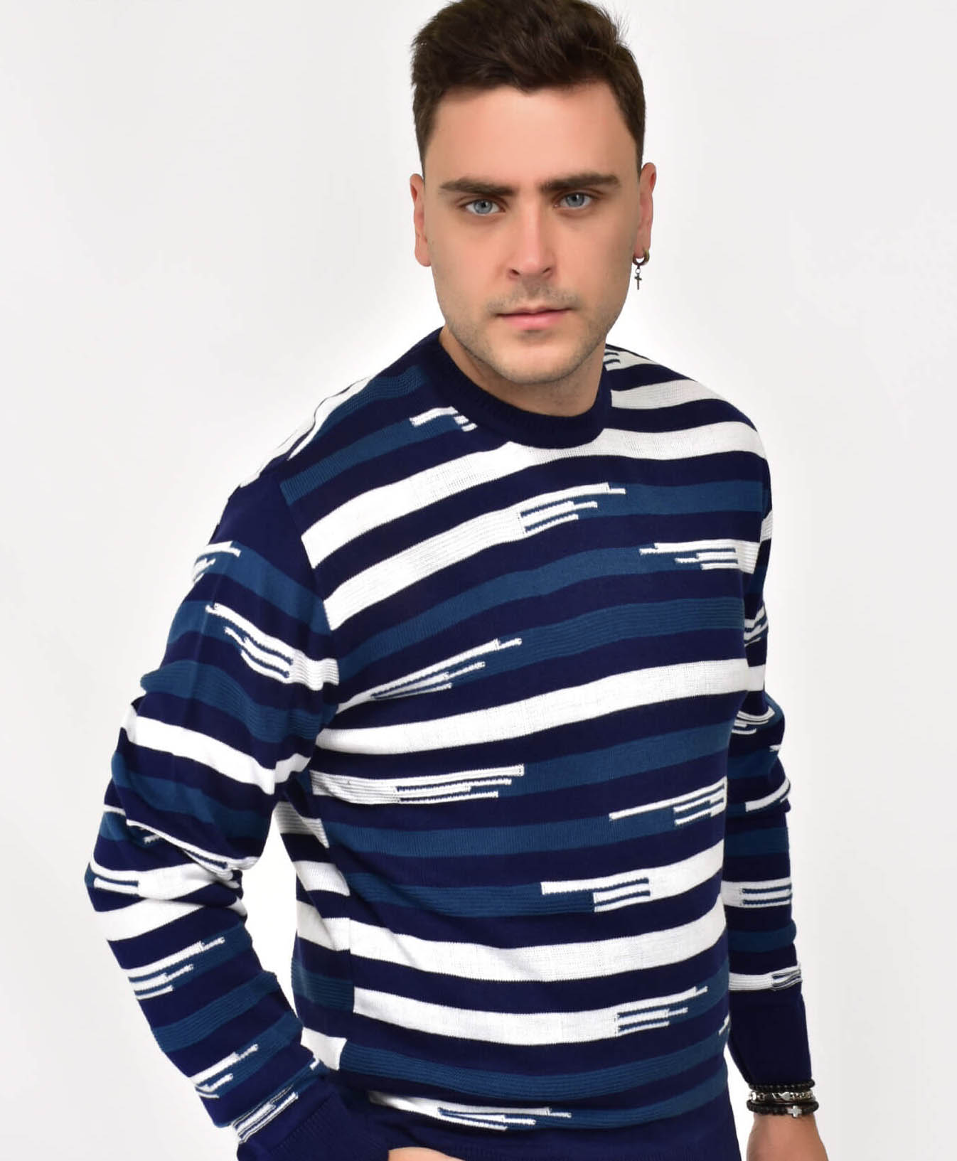 

Fashions Свитер мужскои Леон Fashions XXL темно-синий (4100-лд)