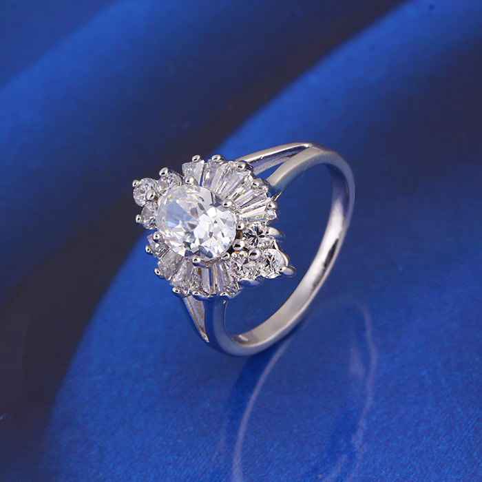 

Кольцо с цирконами X10934 Showfay 16 размер Белый