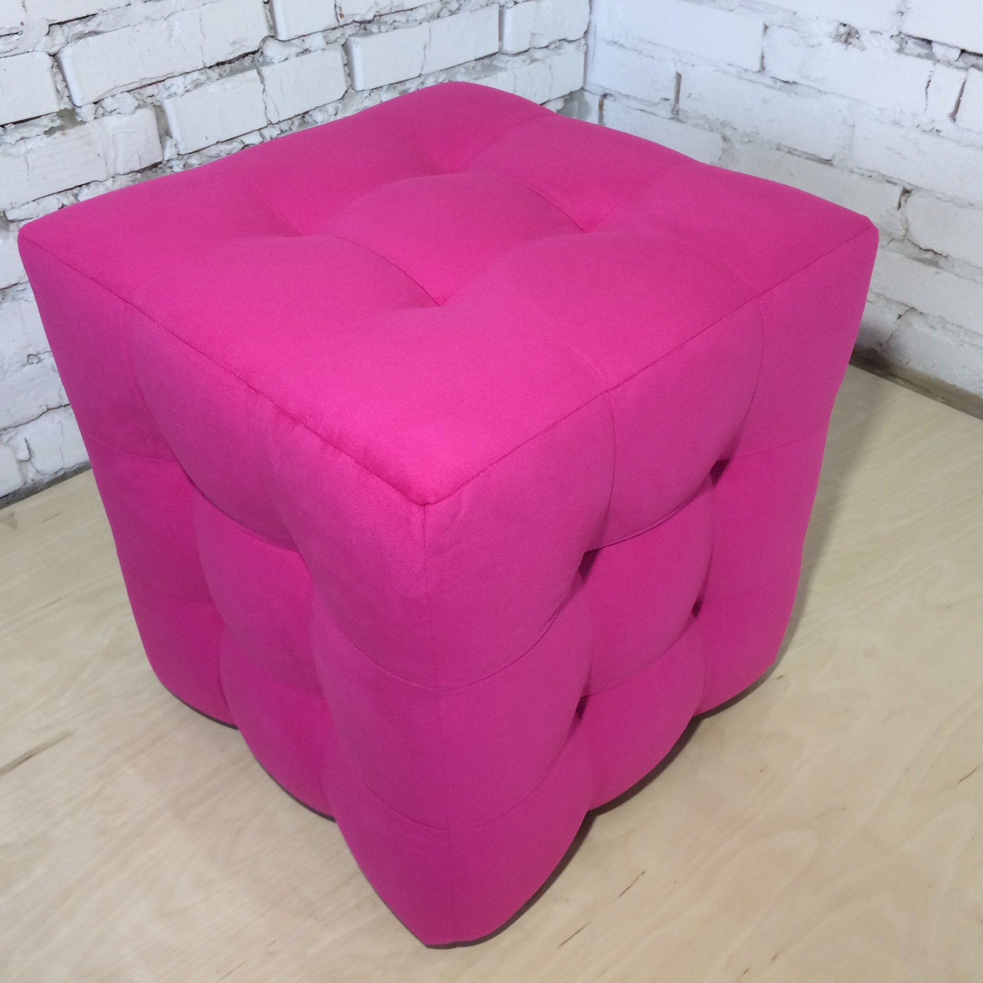 

Пуф квадратный Куб PiLLowDesign 45х45 см розовый Trinity 10