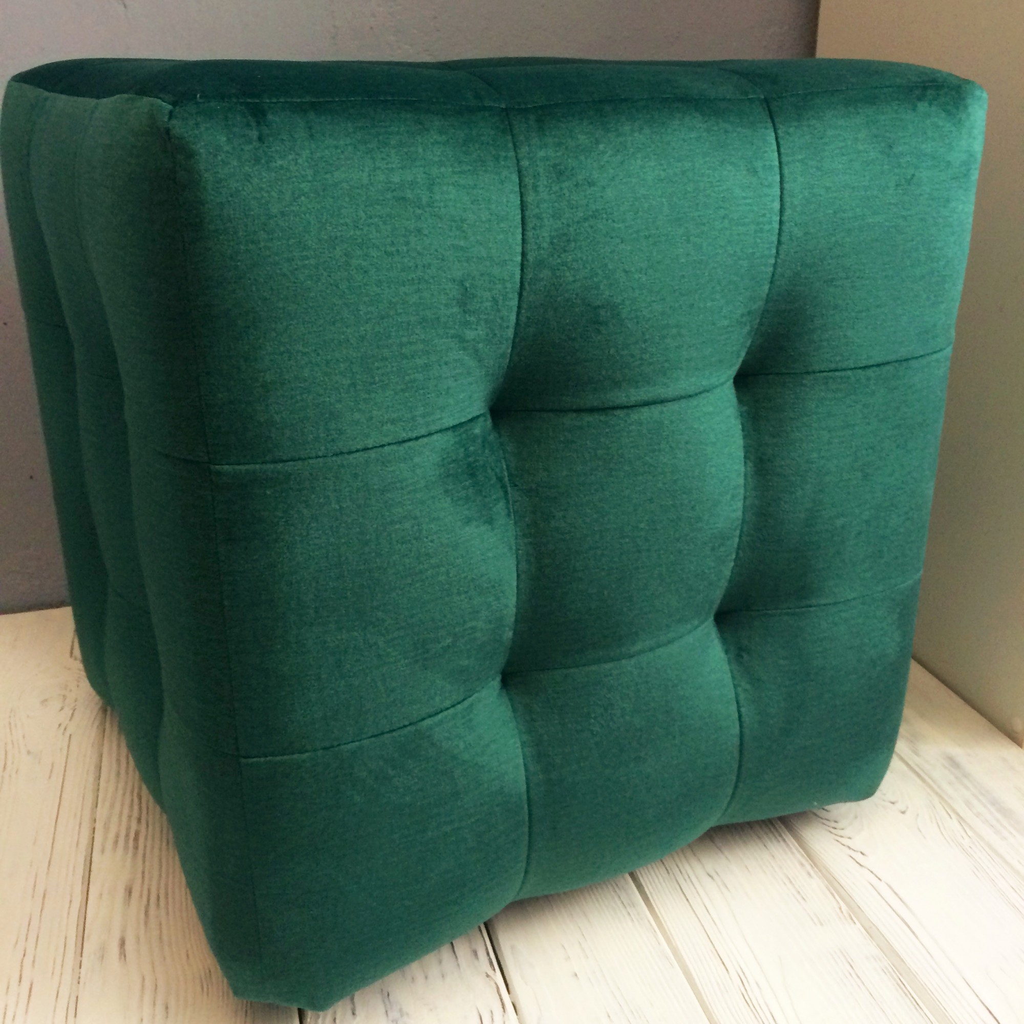 

Пуф квадратный Куб PiLLowDesign 45х45 см изумрудный Monolith 37