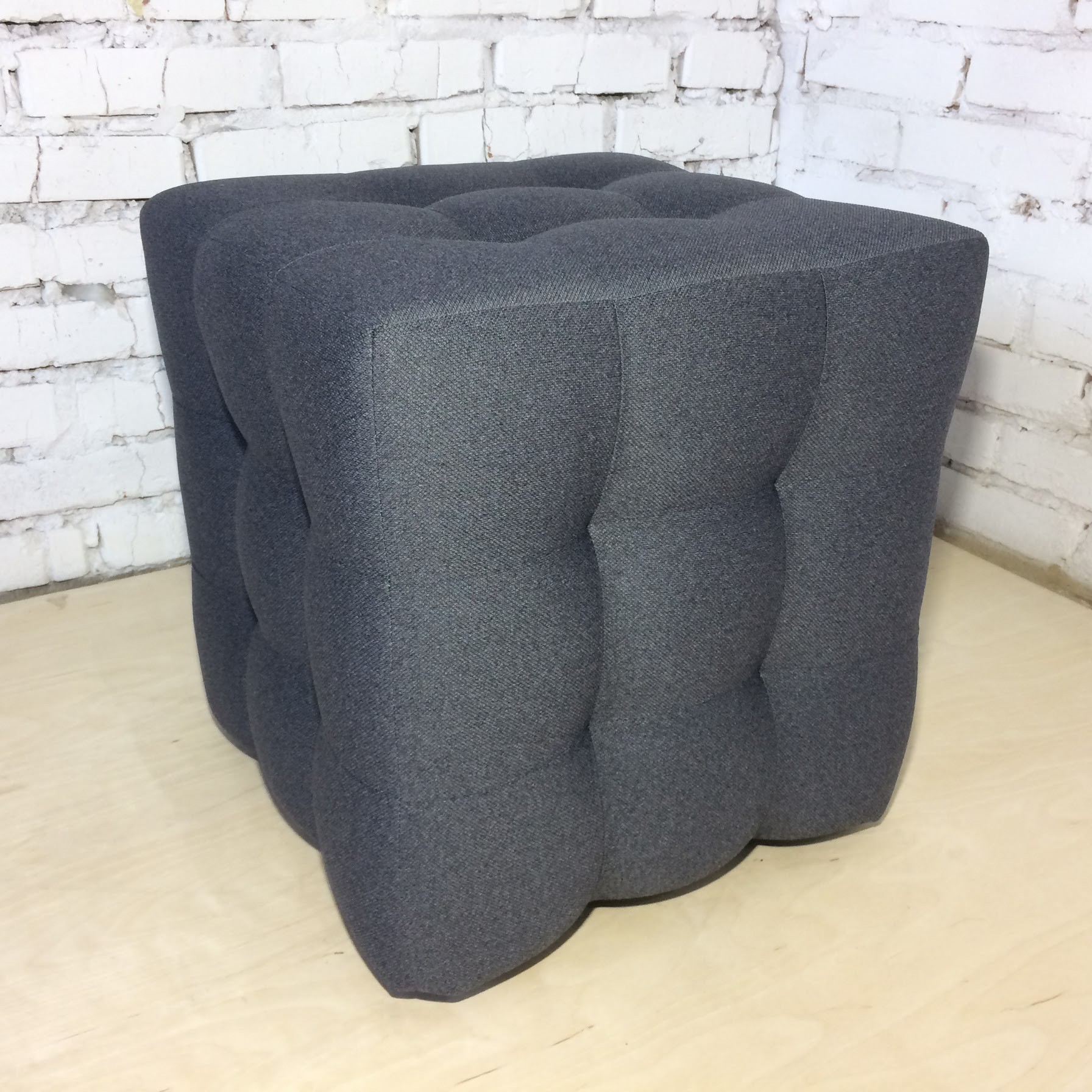 

Пуф квадратный Куб PiLLowDesign 45х45 см темно-серый Milos 98