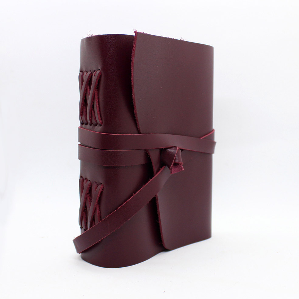 

Блокнот кожаный COMFY STRAP А5 14.8 х 21 х 4 см В линию Бордовый