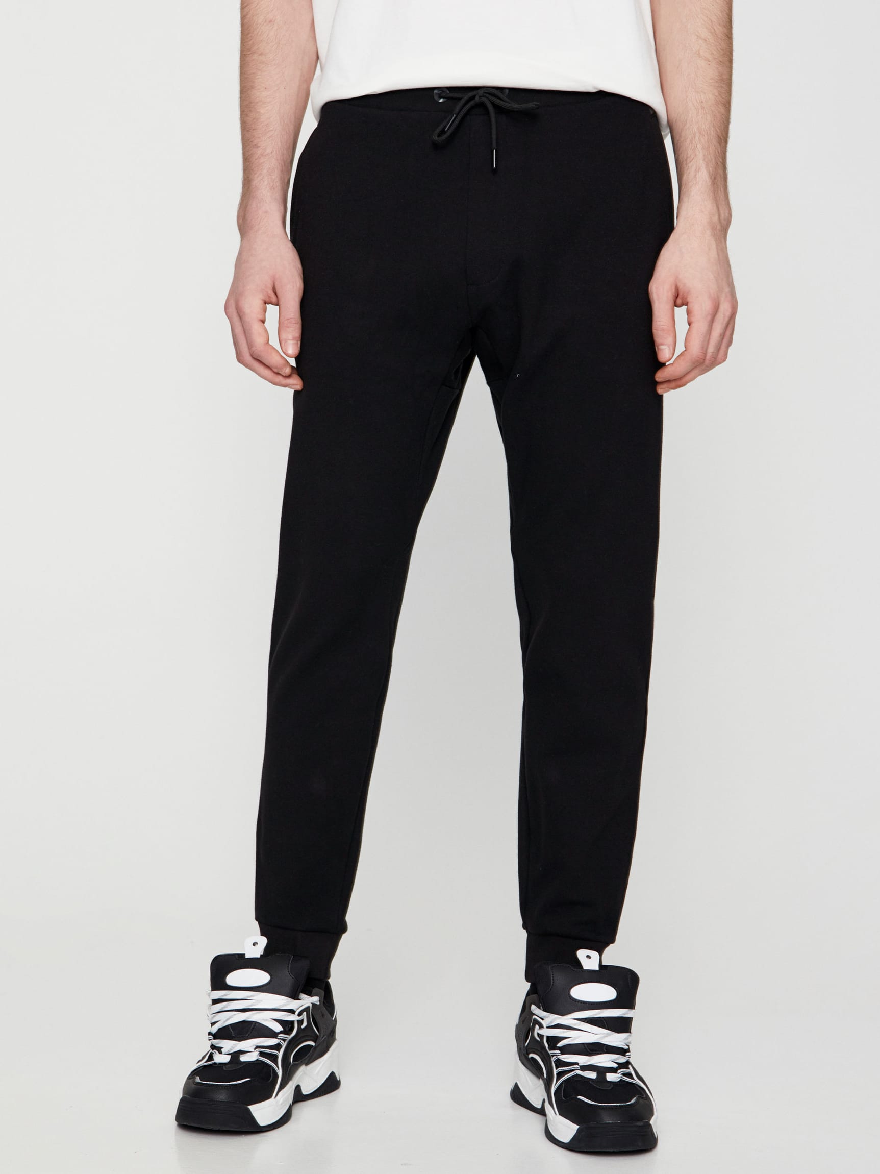 

Спортивные штаны Pull & Bear 5670/502/800 XS Черные