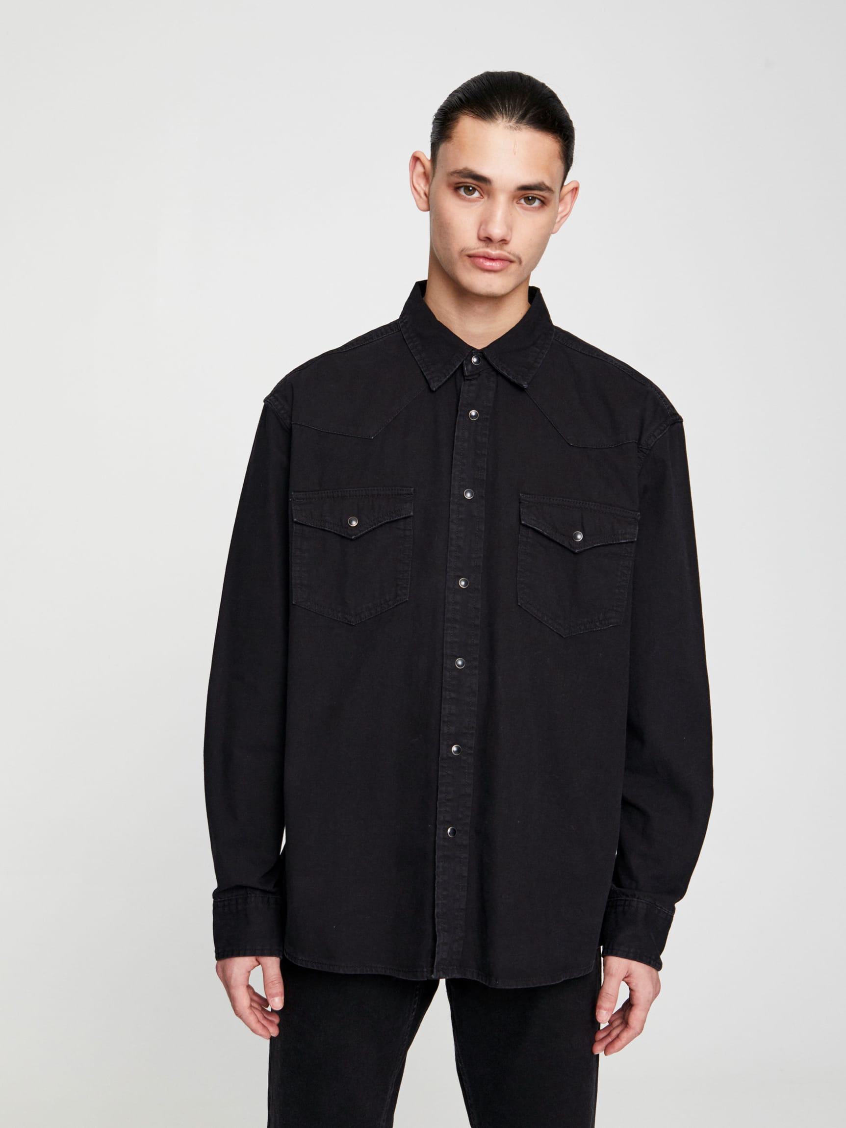 

Рубашка джинсовая Pull & Bear 5714//501/800  Черная, Рубашка джинсовая Pull & Bear 5714//501/800 S Черная
