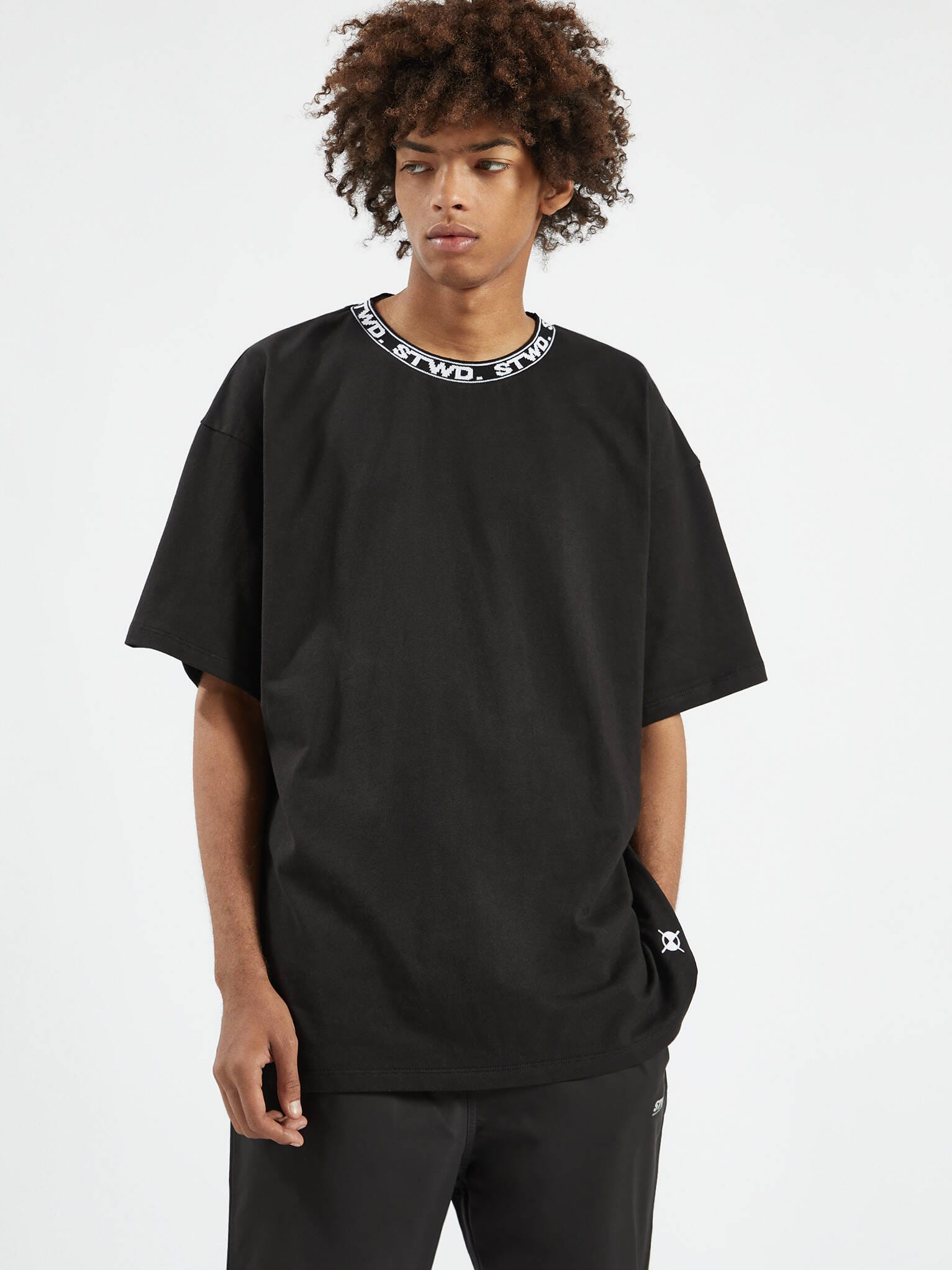 

Футболка Pull & Bear 9249/506/800  Черная, Футболка Pull & Bear 9249/506/800 S Черная