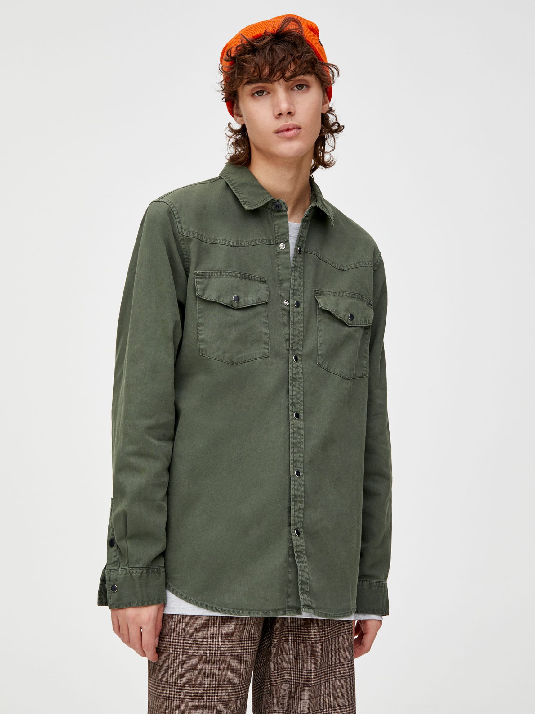 

Рубашка джинсовая Pull & Bear 9474/561/505 L Хаки
