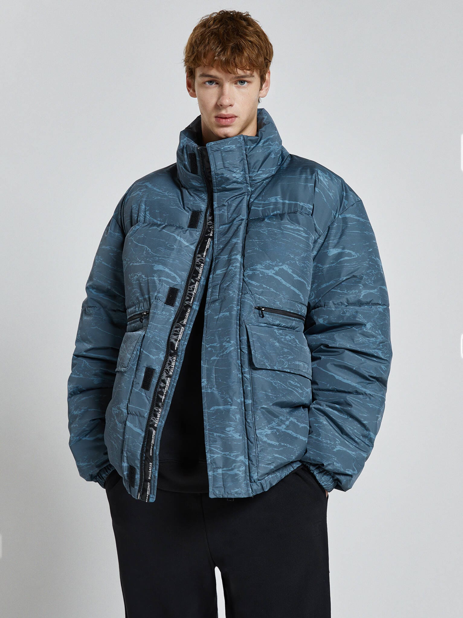 

Куртка Pull & Bear 9710/561/935 M Серая с принтом