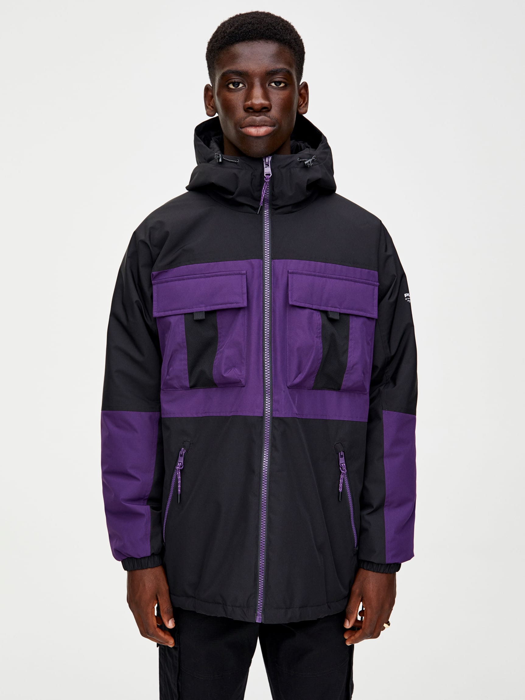 

Куртка Pull & Bear 9716/542/800  Черная с фиолетовым, Куртка Pull & Bear 9716/542/800 XL Черная с фиолетовым