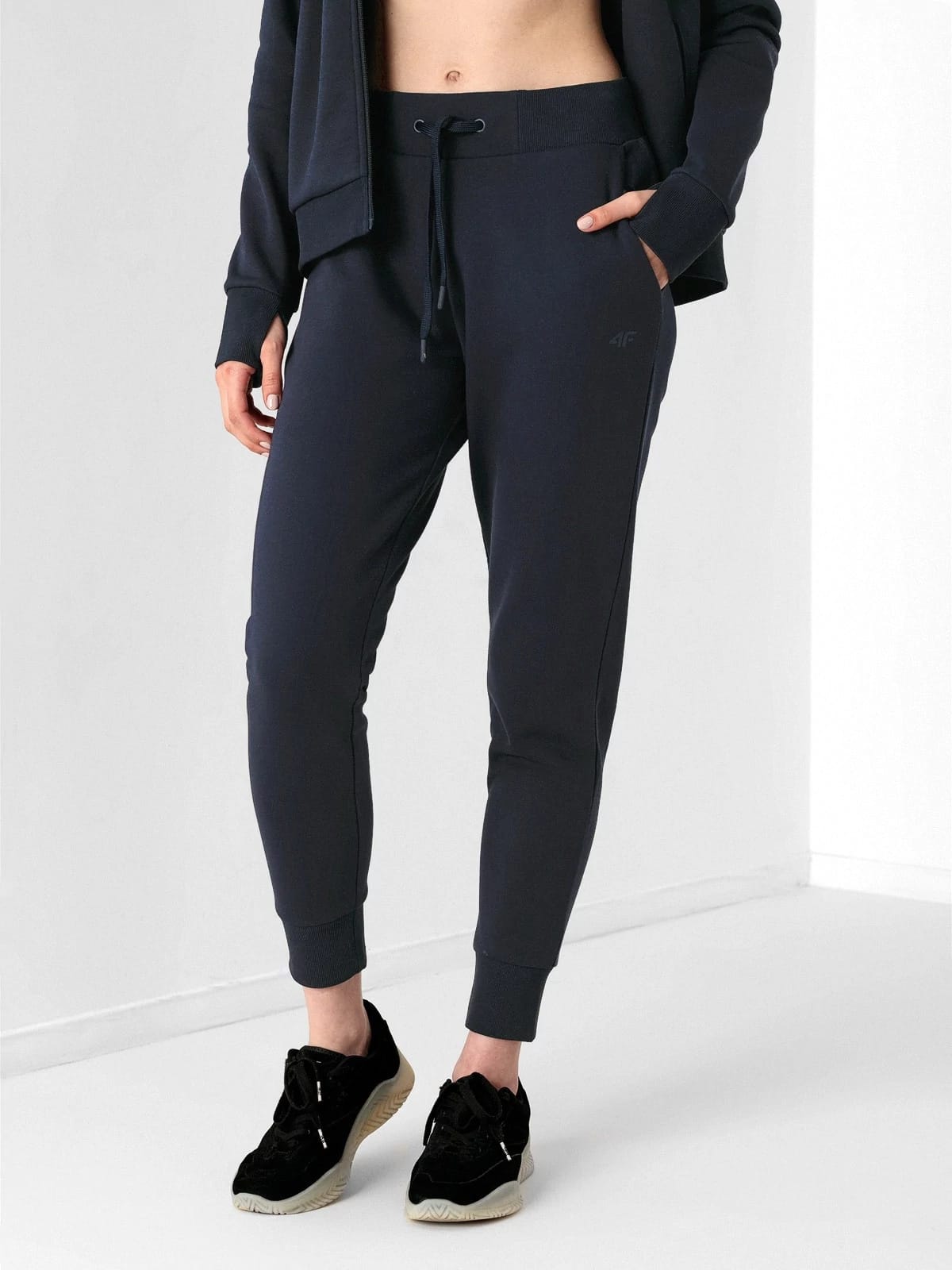 

Спортивные штаны 4F NOSH4-SPDD351-31S  Navy, Спортивные штаны 4F NOSH4-SPDD351-31S S Navy