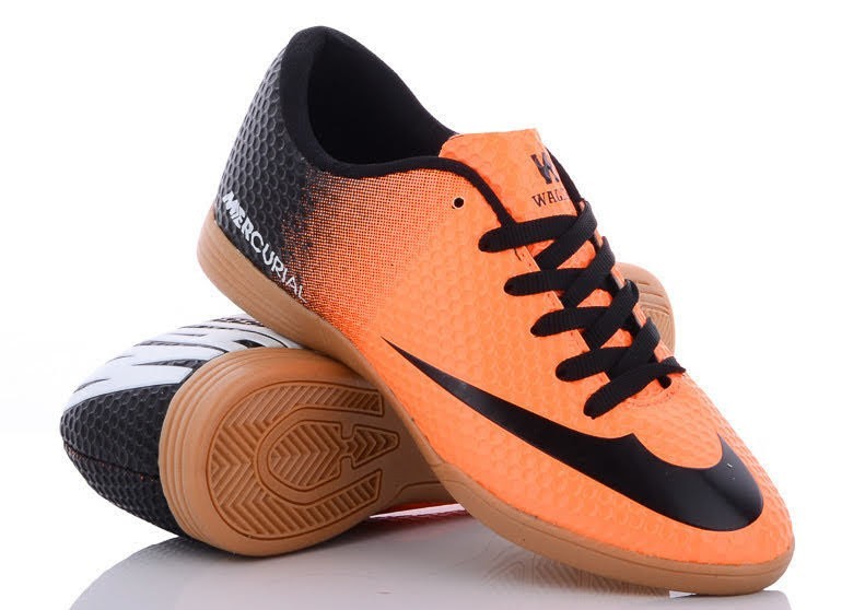 

Футзалки (бампы) Walked F06 41 размер 26,5 см orange\black