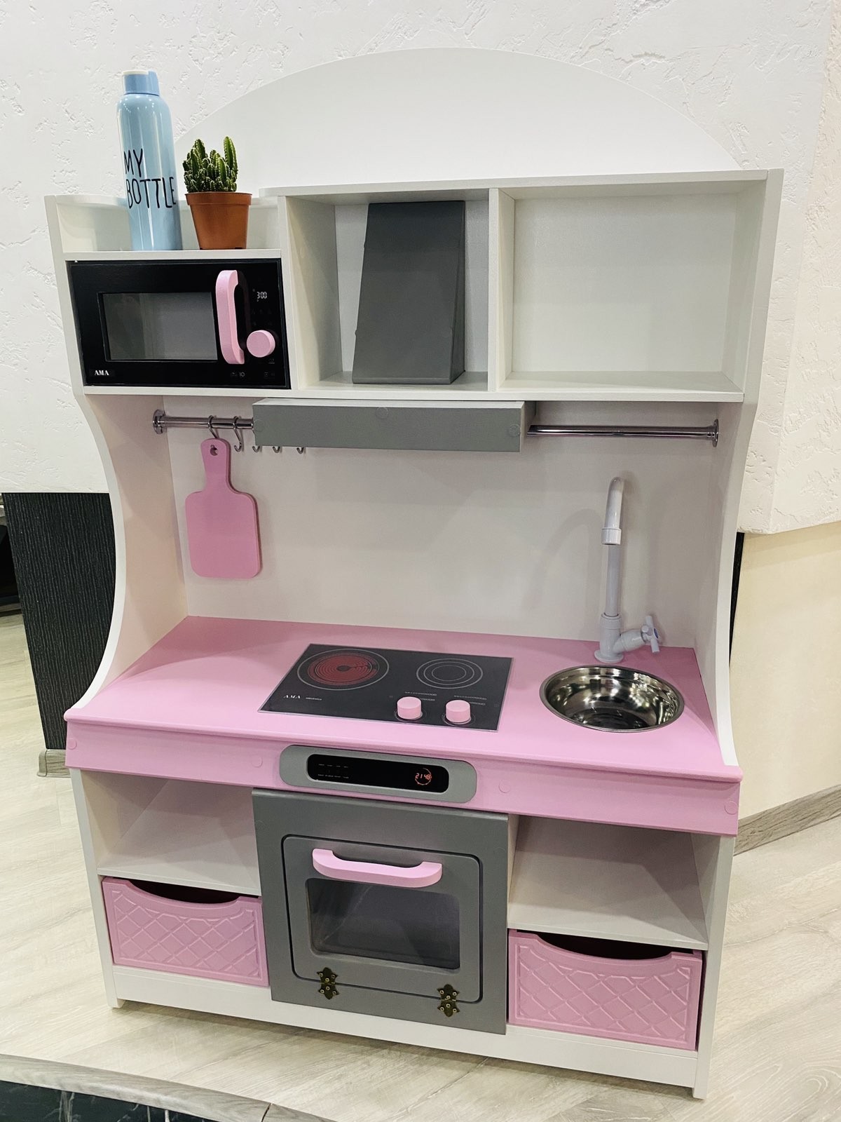 

Детская игровая кухня с микроволновкой из безопасных материалов розовая