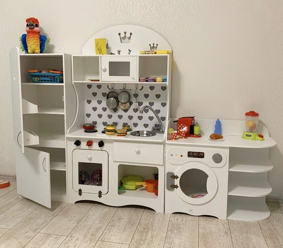 

Детская кухня с холодильником и стиральной машинкой серые сердца