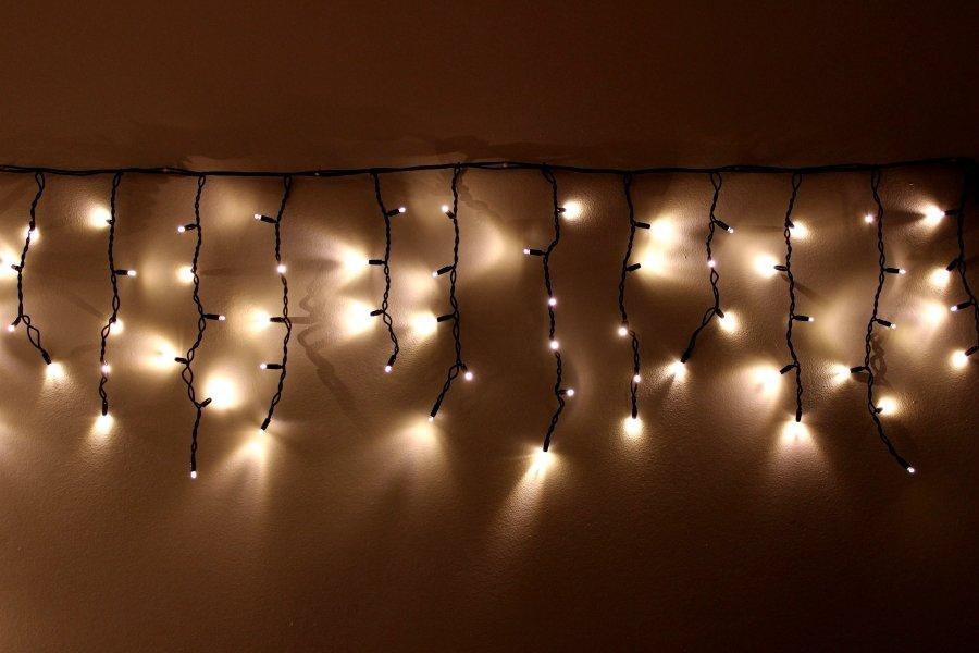 

Внешняя LED гирлянда Бахрома (B0014) "Icicle" 5 метров Теплый Белый, 100 Ламп черный провод