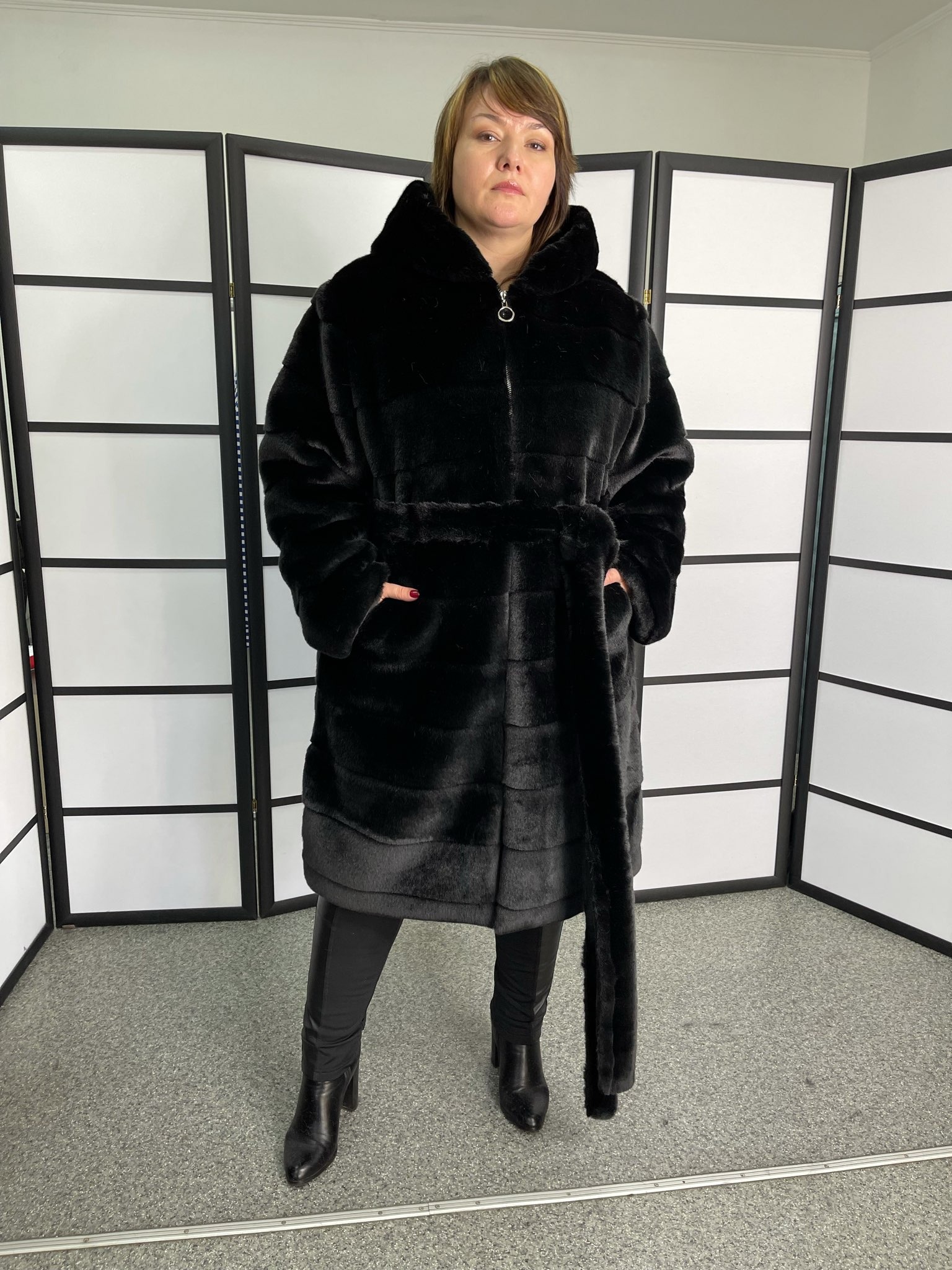 

Fashions • Шуба под шиншиллу Caroline Fashions  черный (№021/ш-бр-З, Fashions • Шуба под шиншиллу Caroline Fashions 62 черный (№021/ш-бр-З)