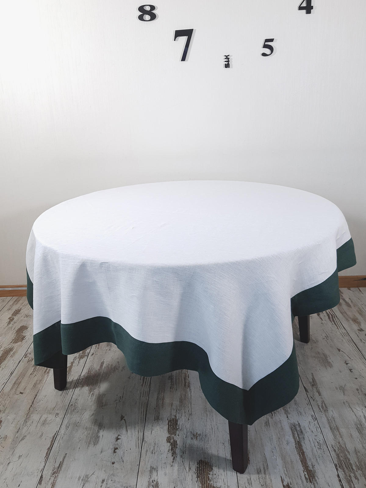 

Льняная скатерть молочная с зелёным 200 x 250 см - linen island