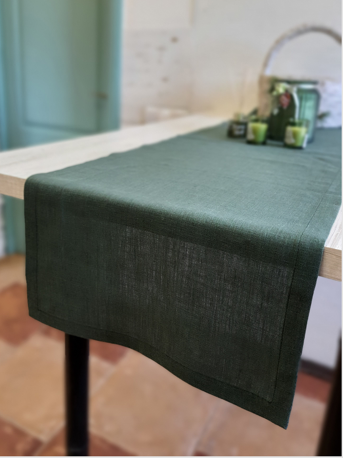 

Льняная скатерть-дорожка Раннер зеленый 40 x 300 см - linen island
