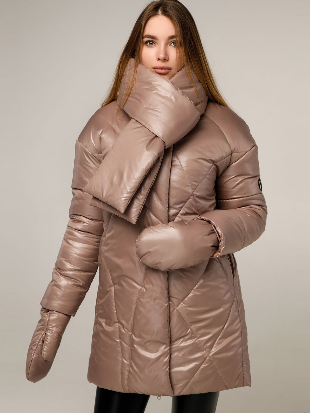 Акція на Куртка зимова жіноча Favoritti ПВ-1291 Лаке Тон 6 52 Жовта з коричневим від Rozetka