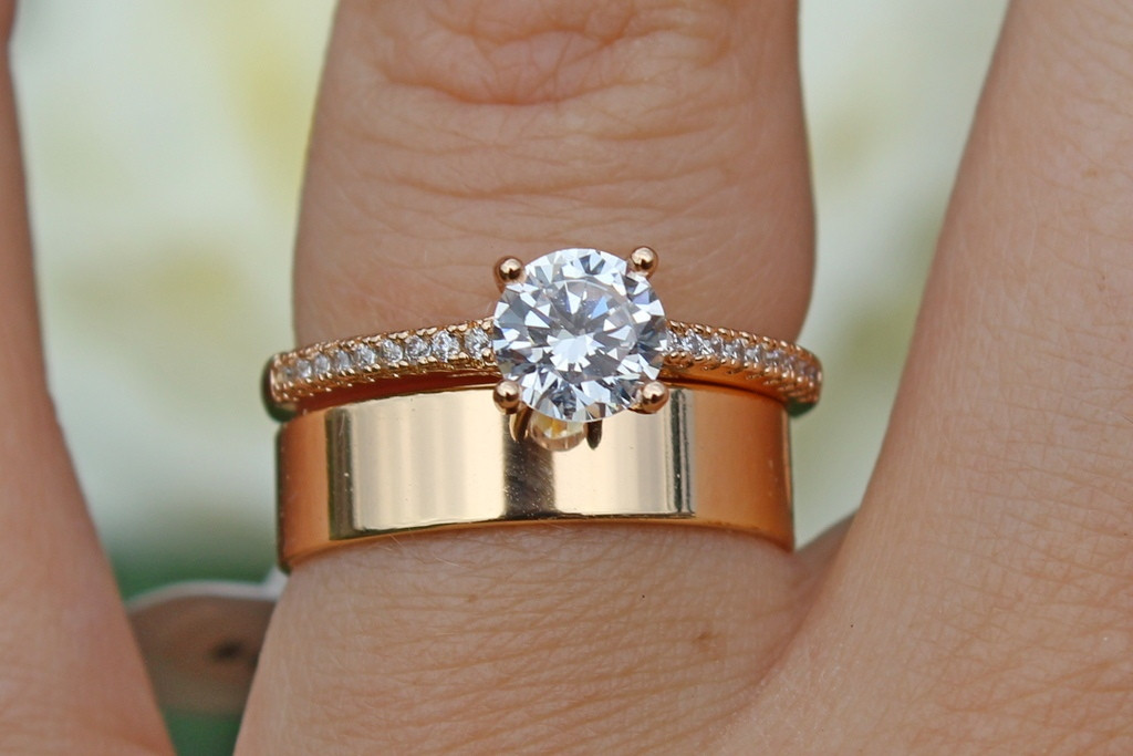 

Набор обручальных колец Xuping Jewelry американка 5 мм и кольцо с камнем 5 мм р 21 золотистый