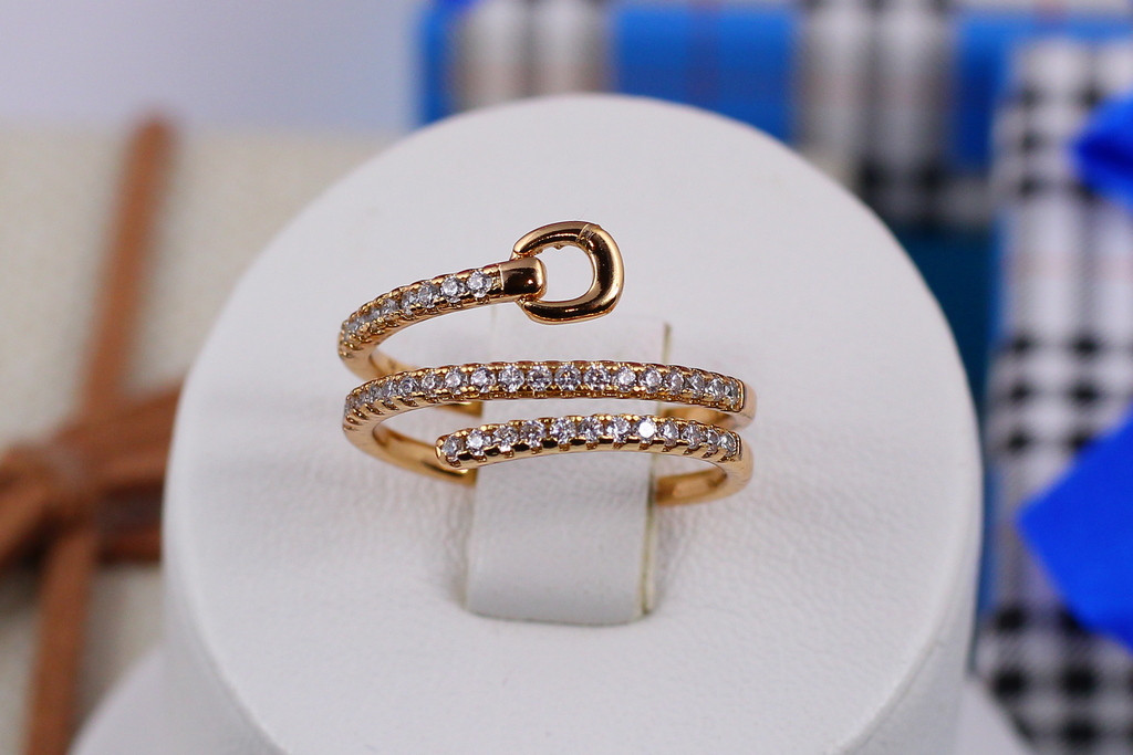 

Кольцо Xuping Jewelry ремешок камни по всему диаметру р18 золотистое