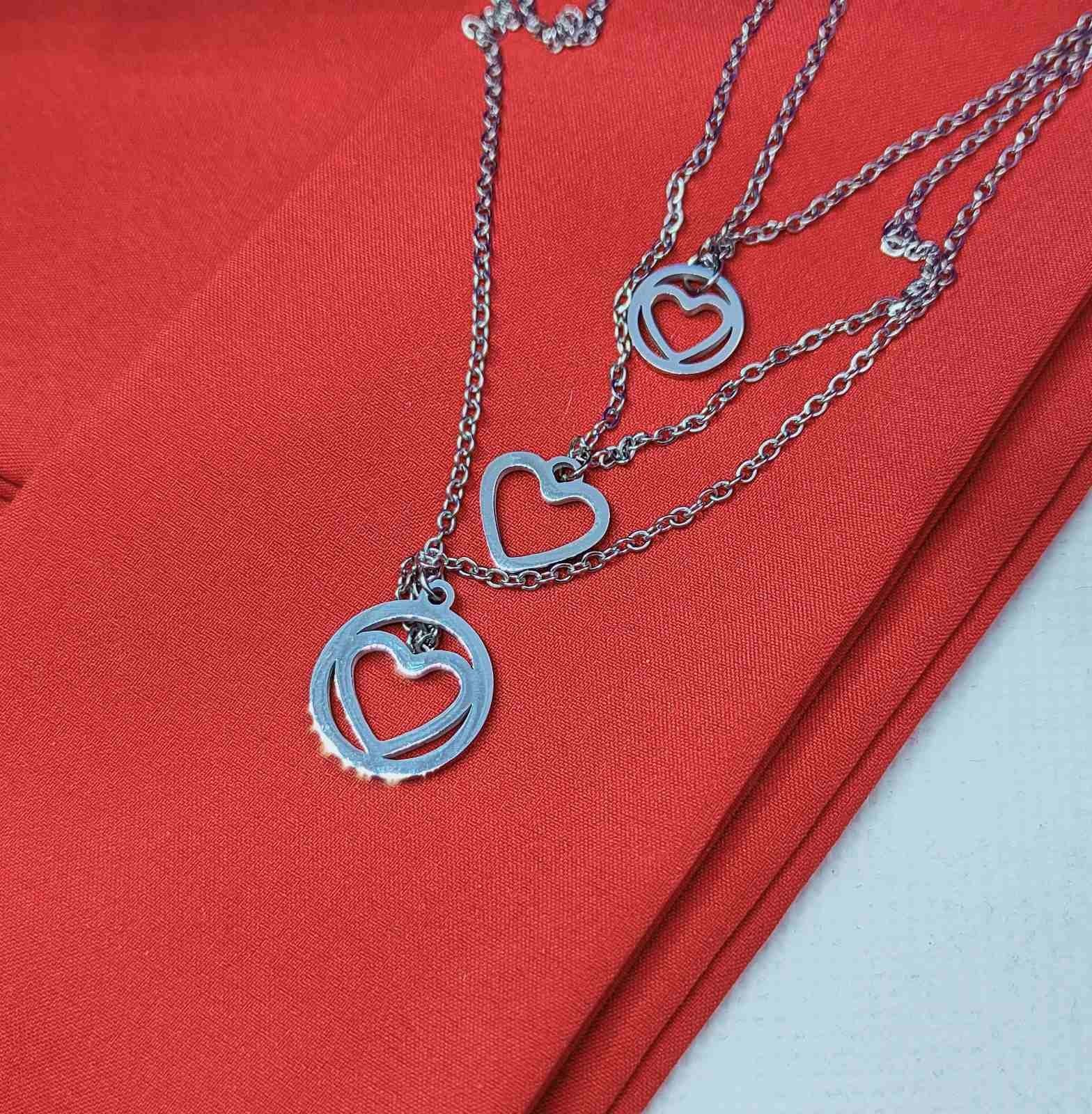 

Цепочка Stainless Steel Три сердца серебристого цвета 39 + 6 см 1500200