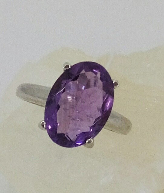 

Кольцо из серебра с аметистом и куб. цирконами (106753/114), 18 размер