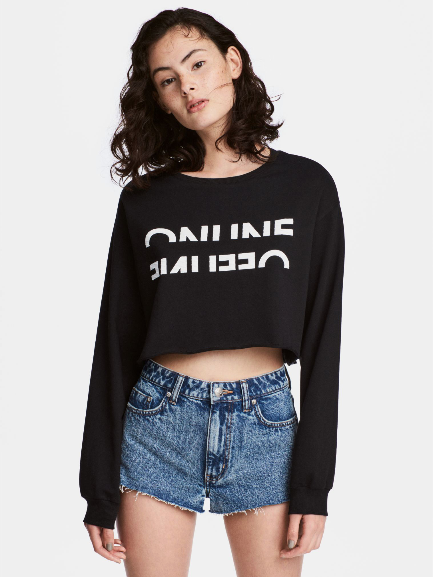 

Свитшот H&M Divided 5275756b35  Черный, Свитшот H&M Divided 5275756b35 L Черный