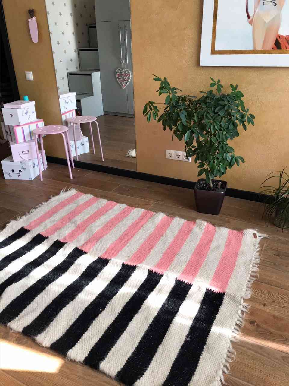 

Ковер шерстяной ручной работы Fully Wooly Зебра в детскую 120х170 см в полоску серый розовый бежевый
