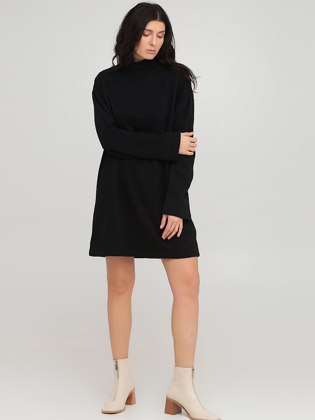 

Платье H& 0951361_черное.до.колен  Черное, Платье H&M 0951361_черное.до.колен M Черное