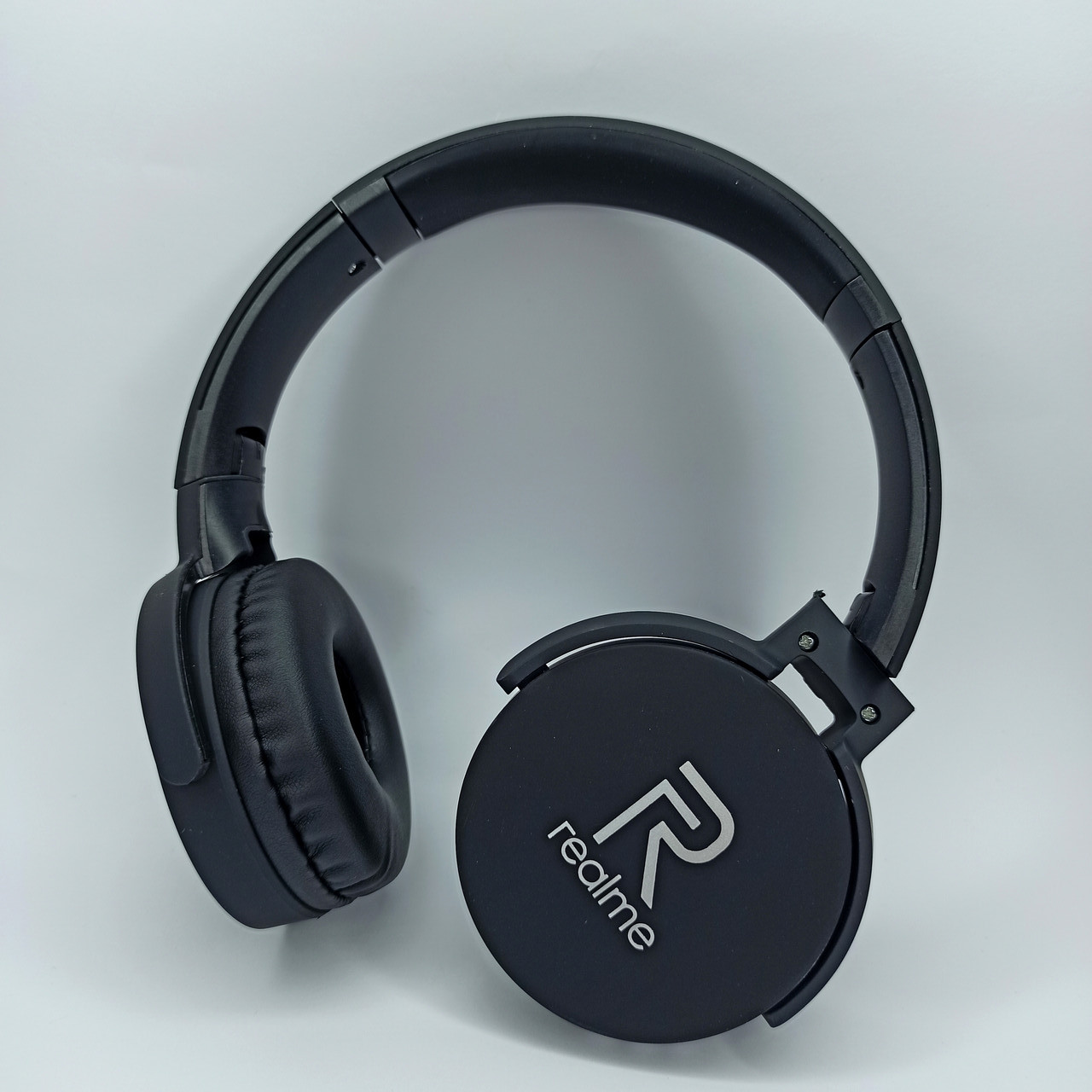 

Беспроводные наушники накладные с микрофоном Bluetooth + поддержка MicroSD и FM-радіо Realme XB650BT Черный