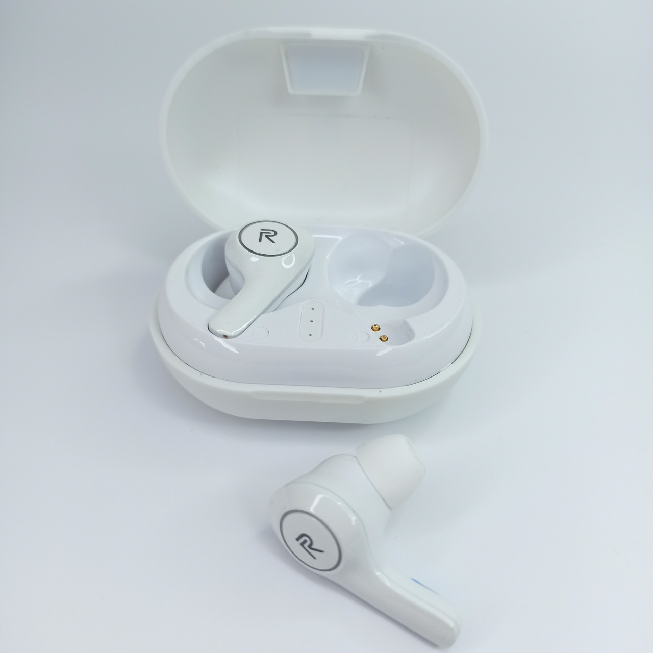 

Беспроводные вакуумные наушники-гарнитура с микрофоном в кейсе Realme TWS-Z6 Bluetooth Белый