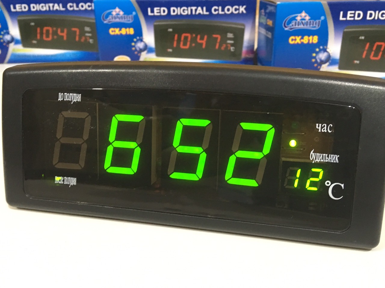 Настольные электронные часы с будильником датой и термометром VST-818 .