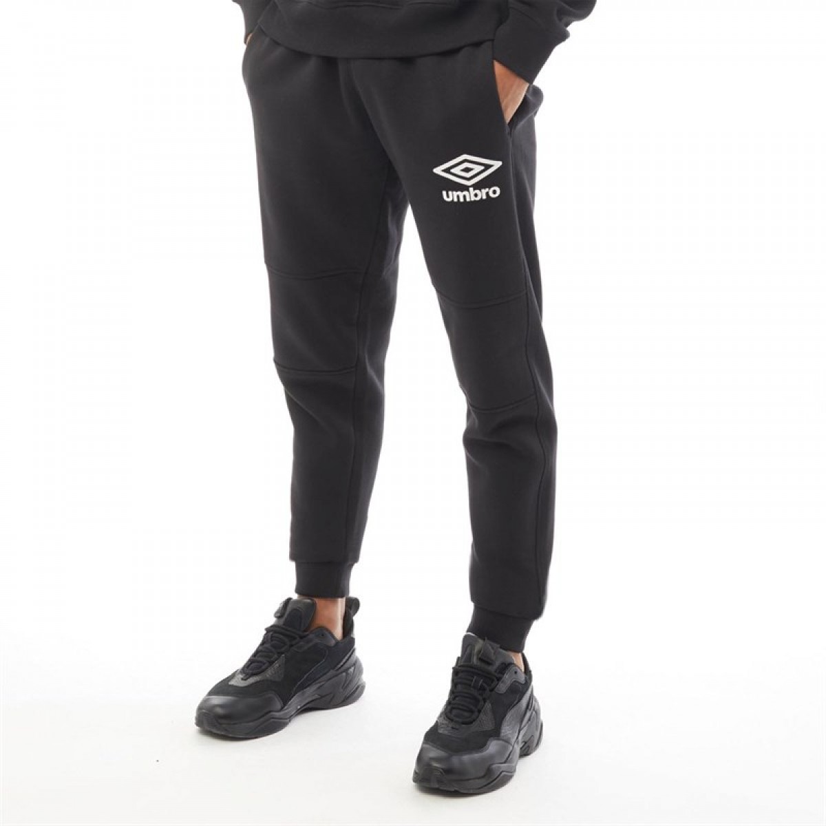 

Спортивные штаны Umbro Active Style Skinny Jog Pant Black/White Black,  (44, Спортивные штаны Umbro Active Style Skinny Jog Pant Black/White Black, S (44)
