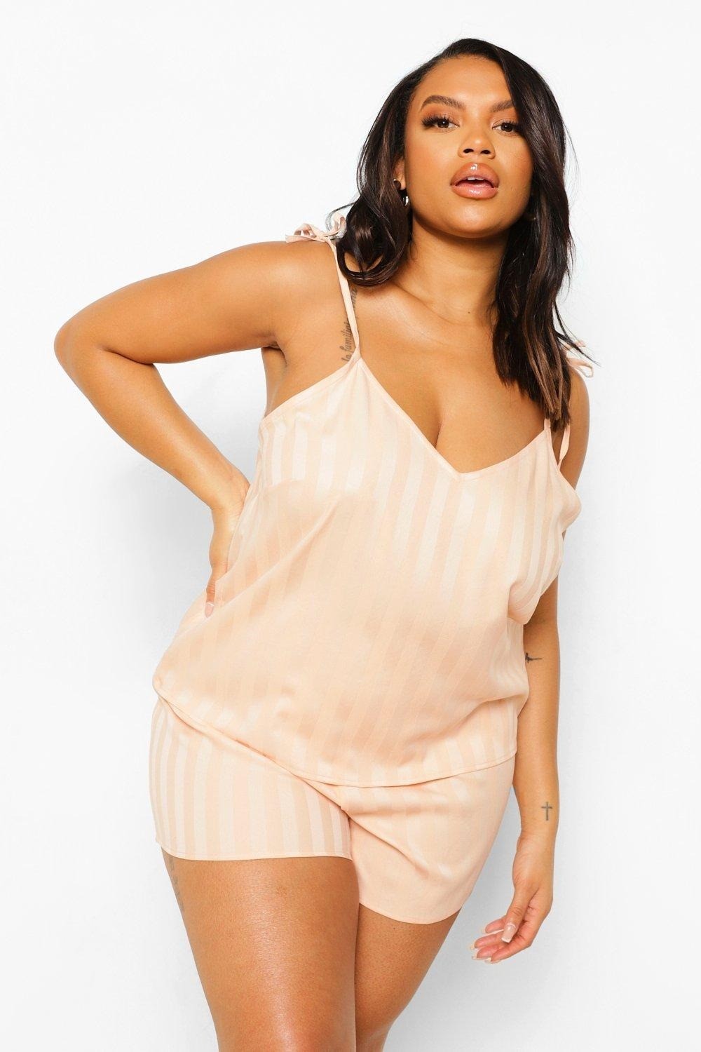 

Пижама Boohoo  бежевый 8520123003078, Пижама Boohoo 50 бежевый 8520123003078