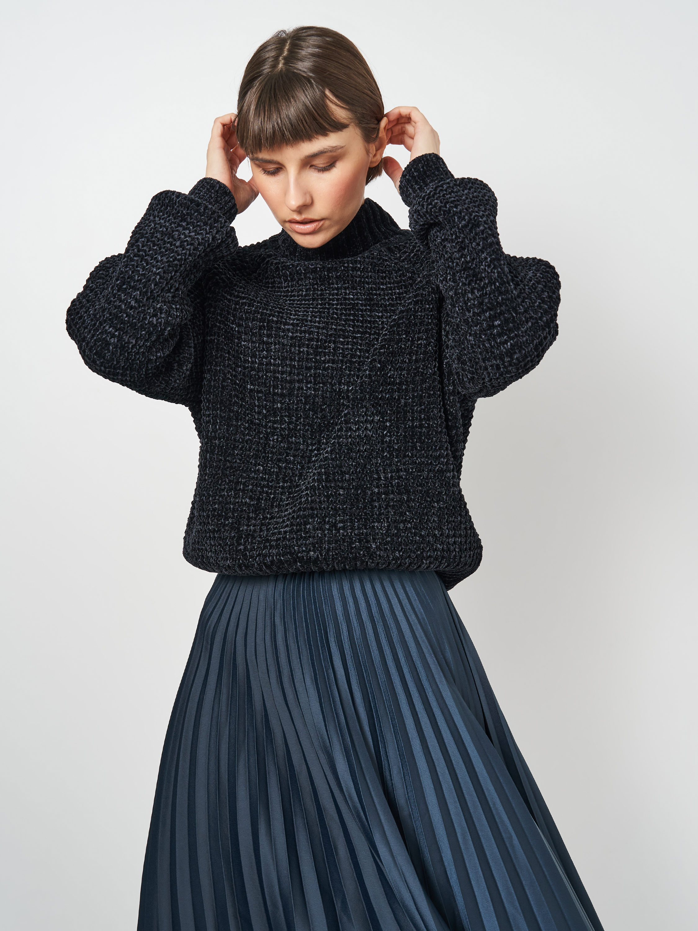 

Свитер H&M 5430542log M Черный