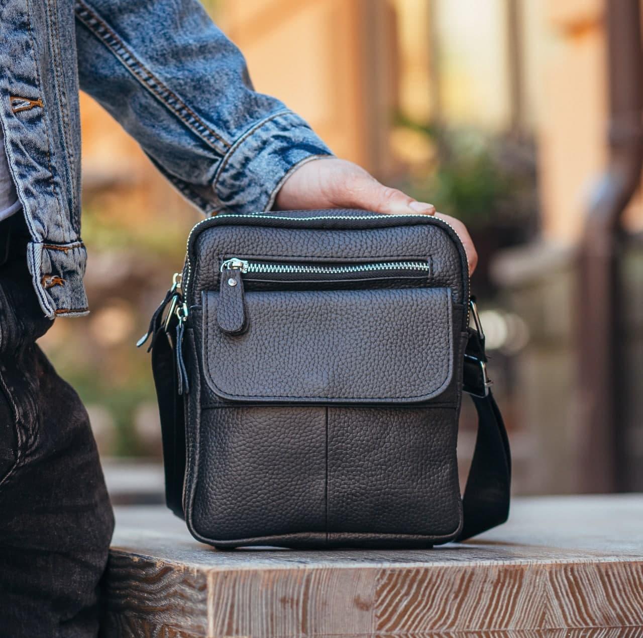 

Мужская кожаная сумка месенджер Tiding Bag 706A-NM 18,5 х 22 х 8,5 Черный
