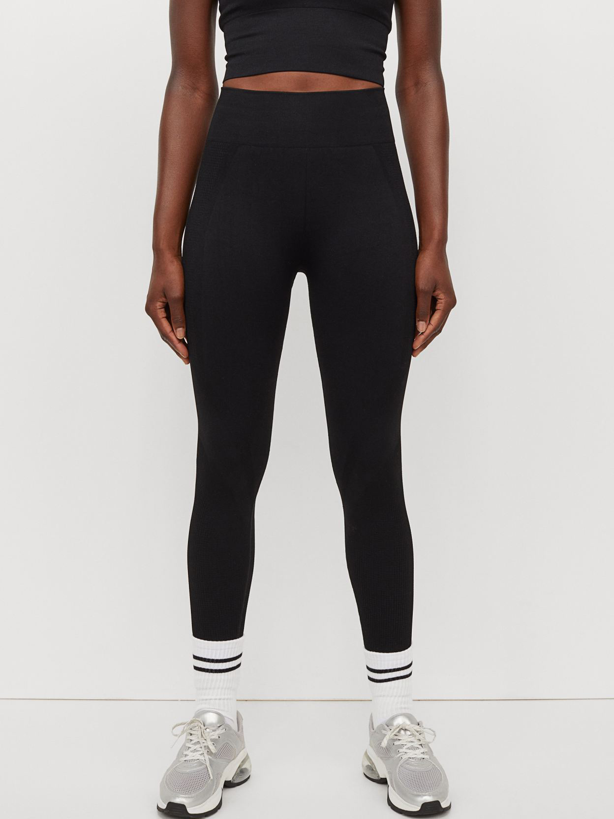 

Спортивные леггинсы H&M 9186353abr S Черные