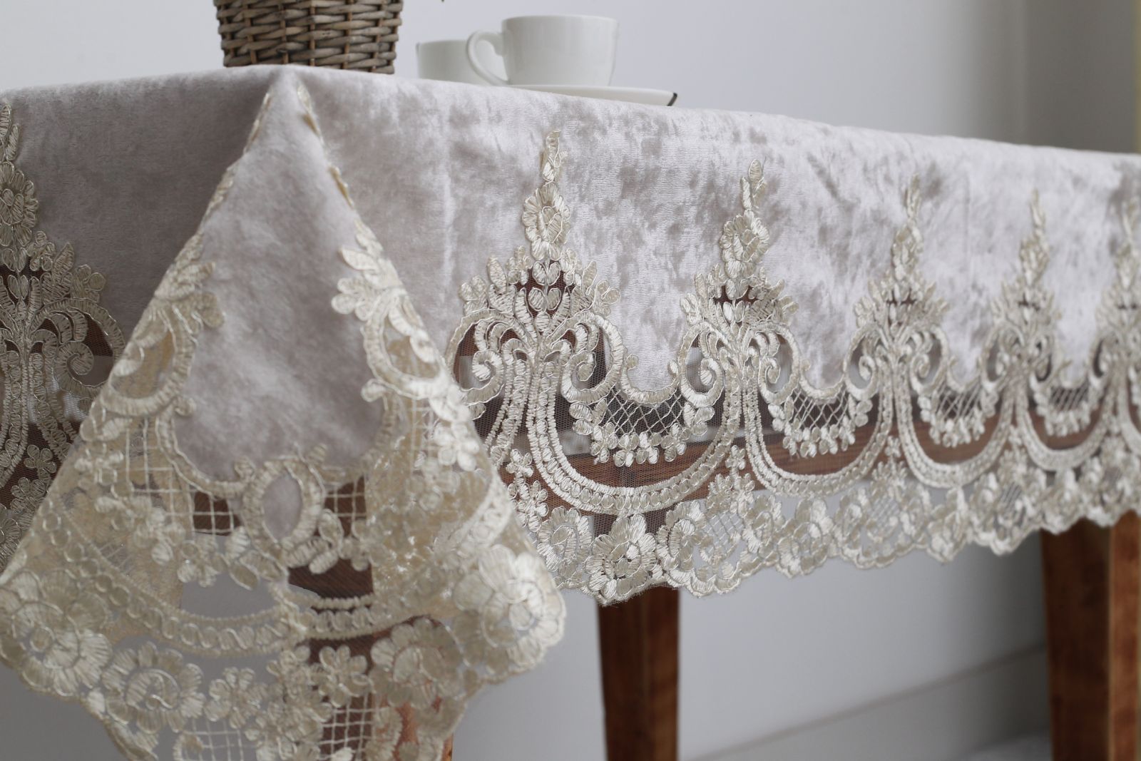 

Скатерть MAGIK COLLECTION беж 160_260_35ASPERULA