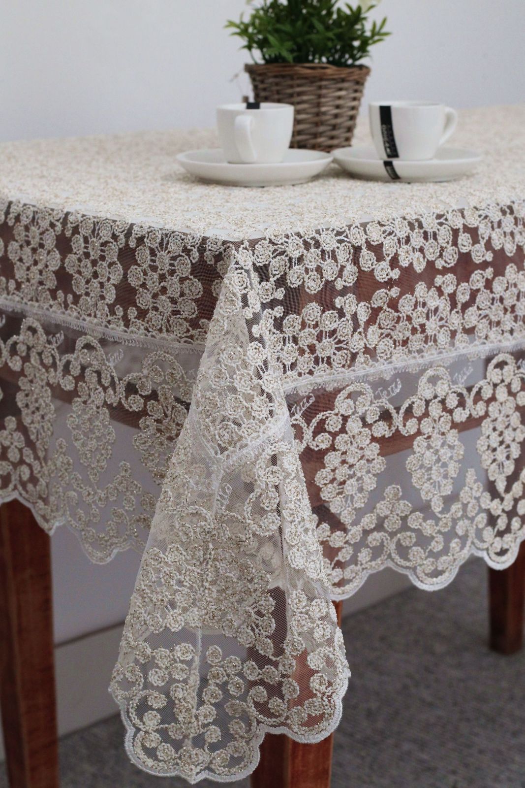 

Скатерть MAGIK COLLECTION беж 160_350_LUCCA1