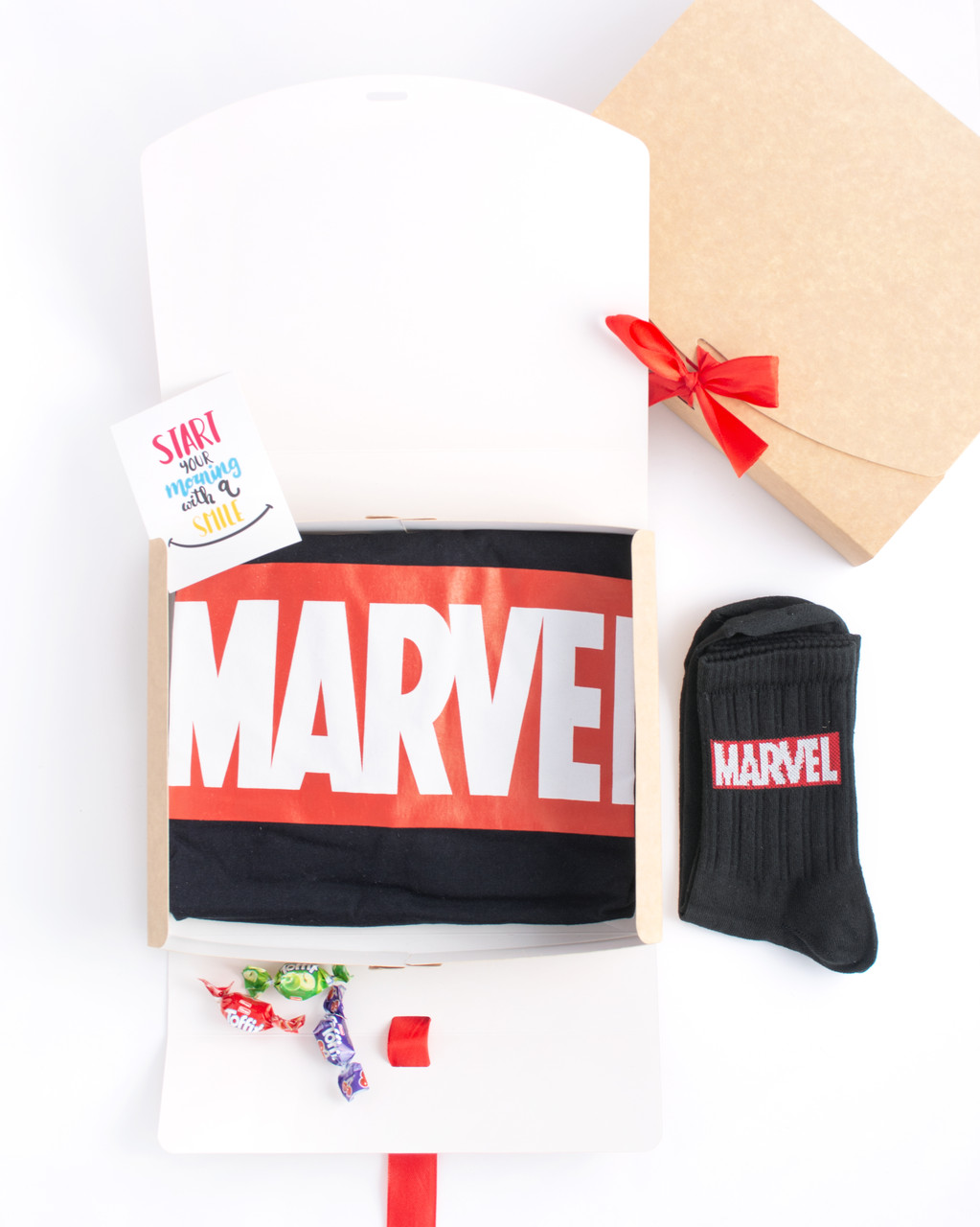 

Подарочный набор женский. Футболка с принтом "Marvel", носки с принтом "Marvel" Maybel  Box 5005 (3346, Подарочный набор женский. Футболка с принтом "Marvel", носки с принтом "Marvel" Maybel M Box 5005 (3346)