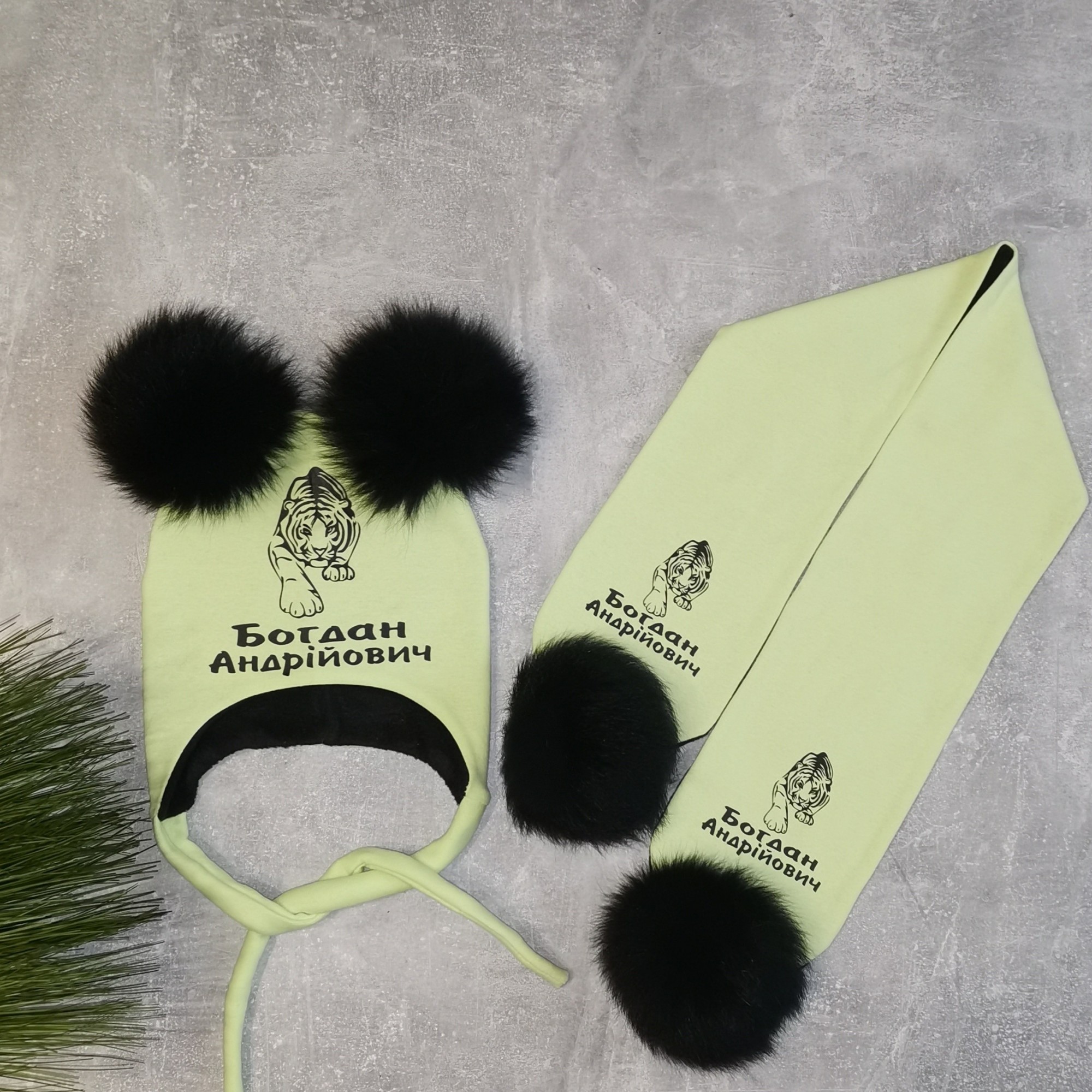 

Зимний набор шапочка и шарф Amika_brand с любой надписью размер 46-47 салатовый 07