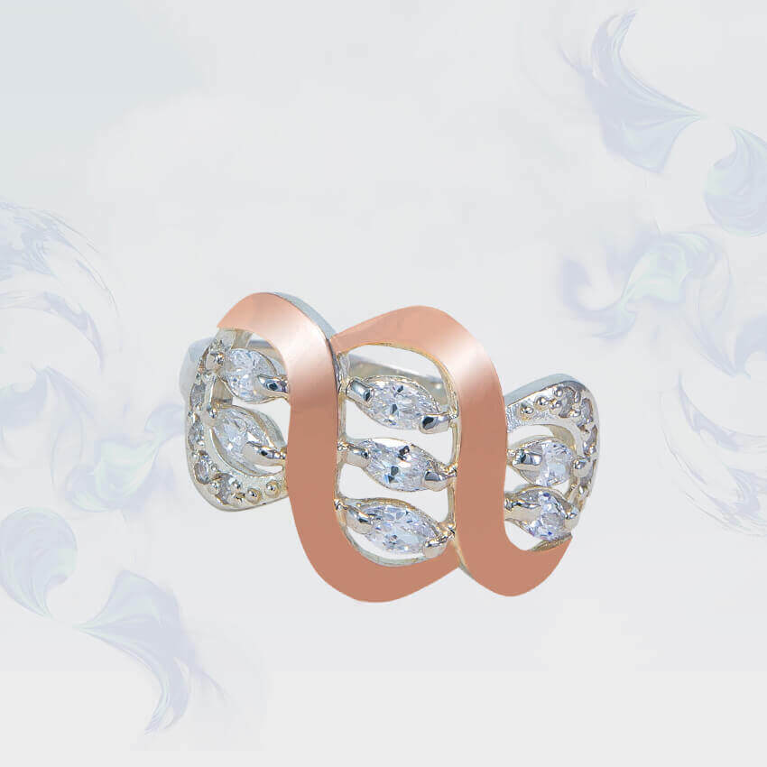 

Кольцо из серебра с золотыми вставками SilverUA модель 127 (размер 22)