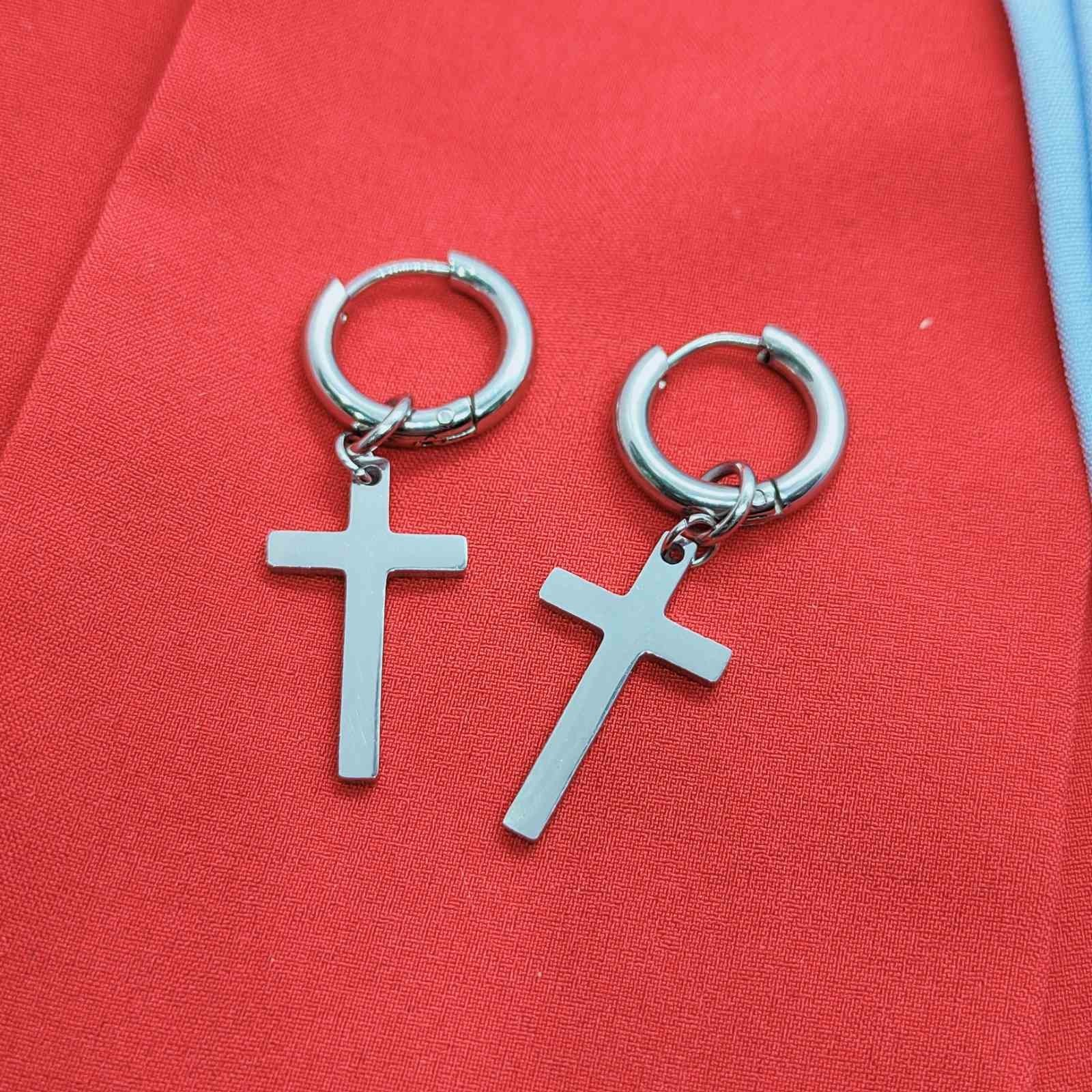 

Серьги Stainless Steel Кресты с подвесками высота 35 мм ширина 10 мм серебристого цвета 120052